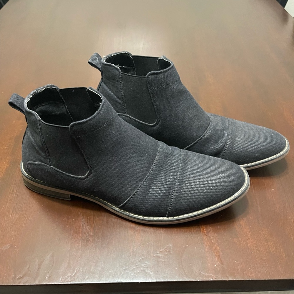 Perry Ellis Chelsea Boots